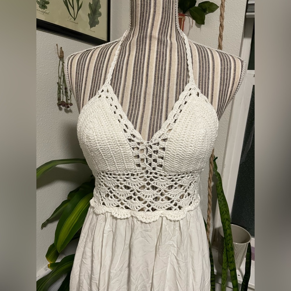 LILBETTER WHITE MAXI CROCHET DRESS SIZE Small women’s coquette vacation core - Picture 6 of 7